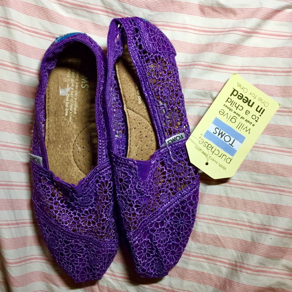 New With Tags Purple Lace Toms